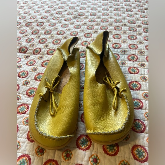 Beinfaith Women's Soft Cowhide Leather Loafer Shoes Slip-Ons Size 9.5 Yellow - Picture 1 of 5